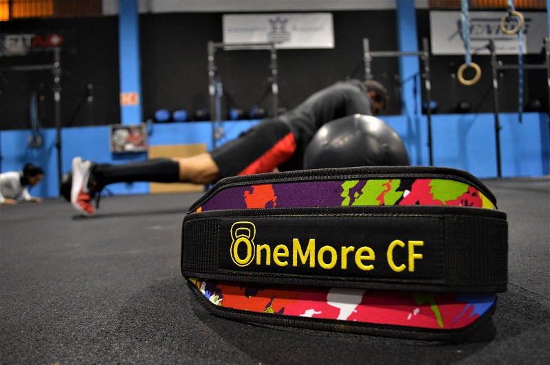 Beneficios de Entrenar con Cinturón en CrossFit para Proteger tu Espalda